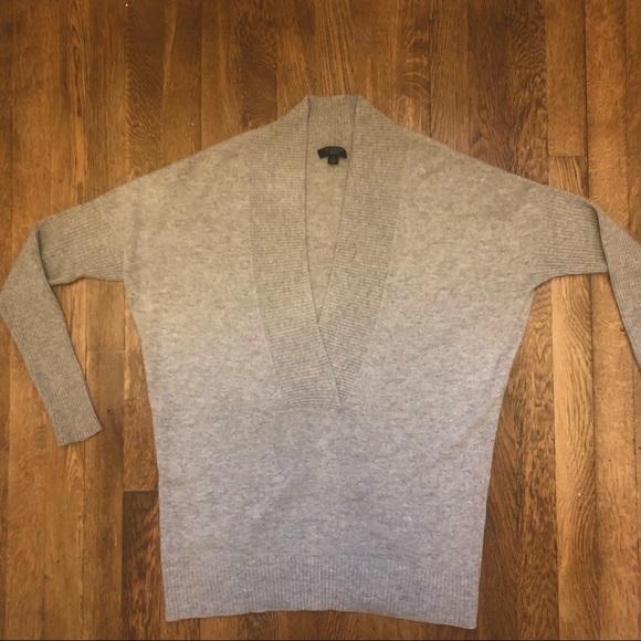 Ann Taylor women’s V-neck dolman sleeve cozy gray cashmere sweater, Size small - Picture 3 of 5